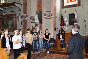 Вінницька молодь на прощі в Уневі Вінницька молодь на прощі в Уневі